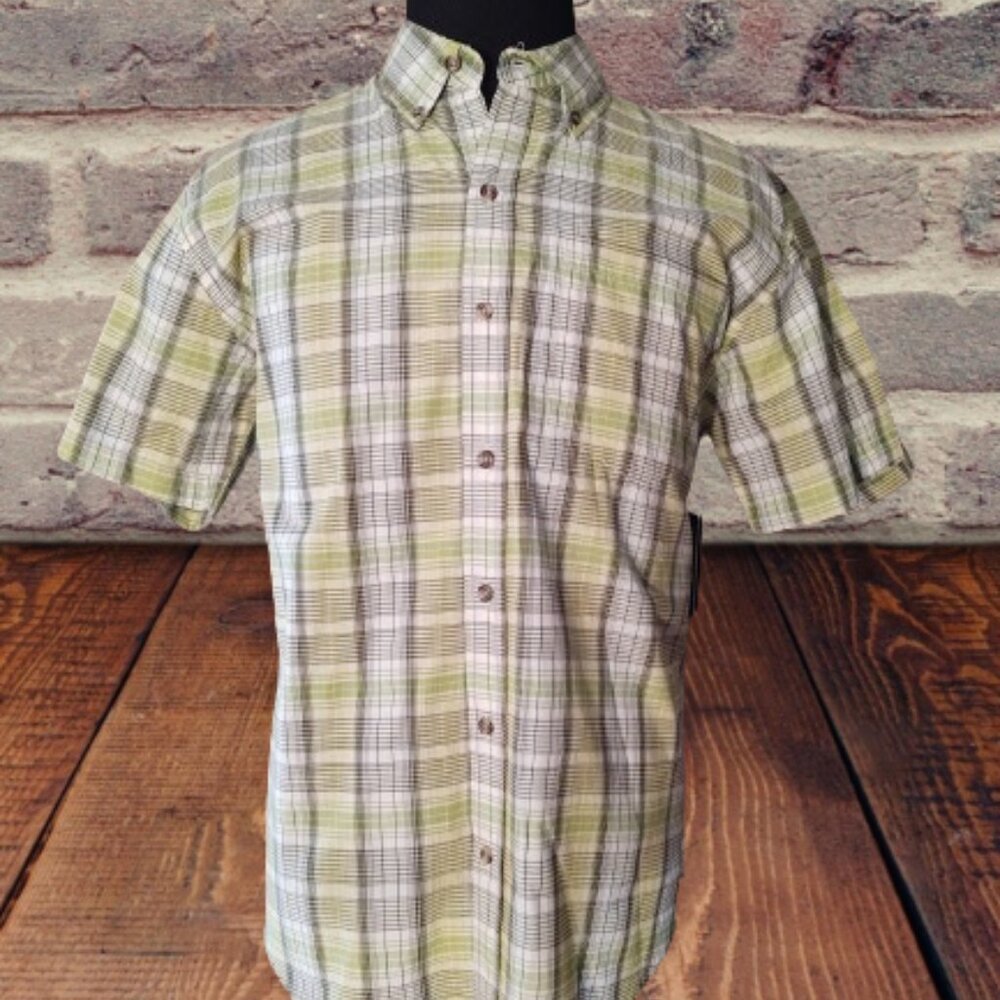 CASUAL COUNTRY MEN'S PLAID SHORT SLEEVE CASUAL DRESS SHIRT - SIZE LARGE